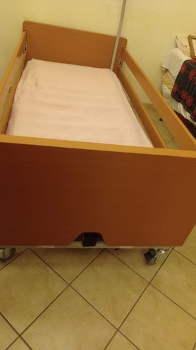 Letto sanitario elettrico