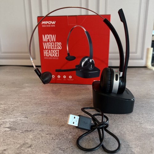 Nuovo open box mpow - open,