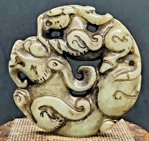 Antica vecchia scultura con