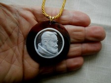 CIONDOLO CAMMEO SARDONICO ( PADRE PIO )  + LACCIO OMAGGIO CON  ARGENTO 925   