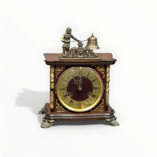 Antico orologio animato