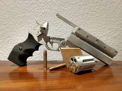 Vash the stampede revolver - vash,