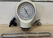 Calibro sfigmomanometro