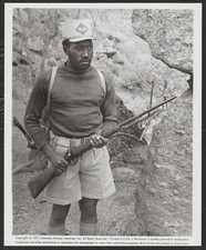 SHANE DE LOUVRE in @Col Living