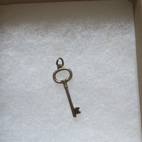Collana con ciondolo - , chiave