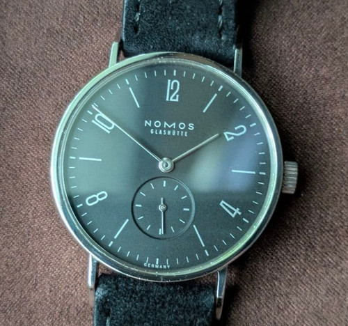 Nomos tangent small - tangent, seconds