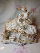 Statua in porcellana stile