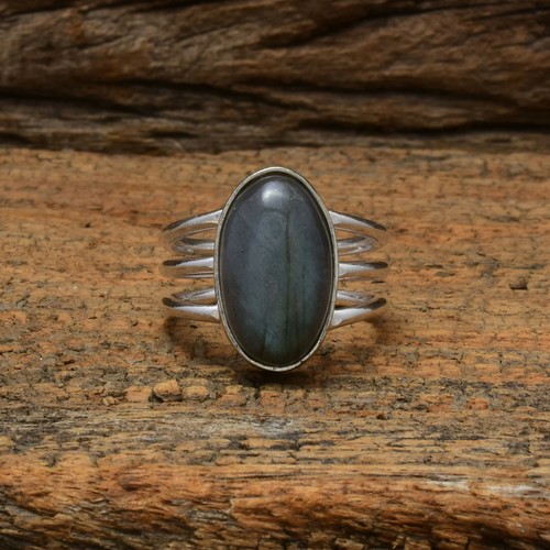 Incredibile anello fatto - , a