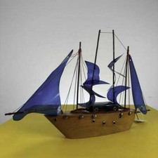 veliero artigianale vintage in legno e plastica con lucina interna