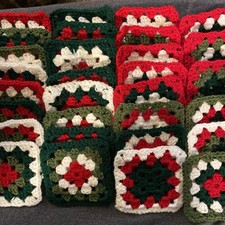 Lotto Natalizio GRANNY SQUARE - 30 - 4,5" Quadrati all'uncinetto fatti a mano