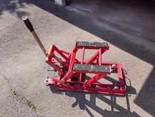 Carrello elevatore per manutenzione moto