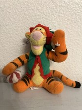 TIGER IN ELF COSTUME WINNIE