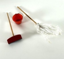 SCOPA SPAZZOLONE SECCHIO