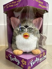Furby Iconic giocattolo