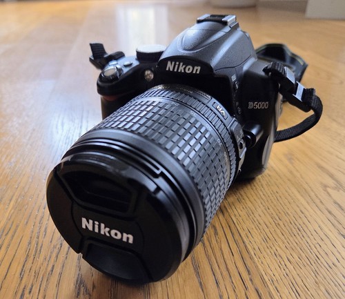 Nikon d5000 105mm kit - nikon,
