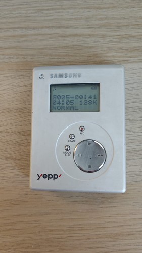 Samsung e32 mp3 player - yp-e32,