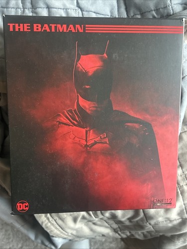 Mezco the batman dipinto - the,