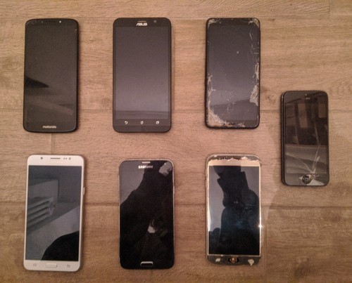 Lotto telefoni rotti - di,