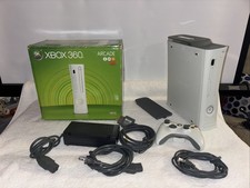 Xbox 360 Arcade con console