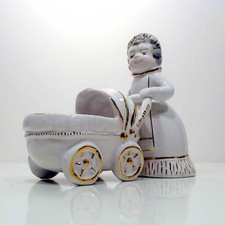 Nurse con carrozzina in