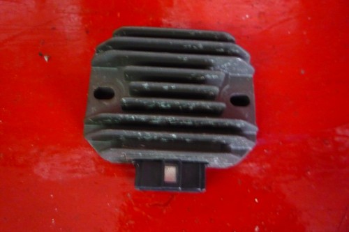 Regolatore tensione - regolatore,