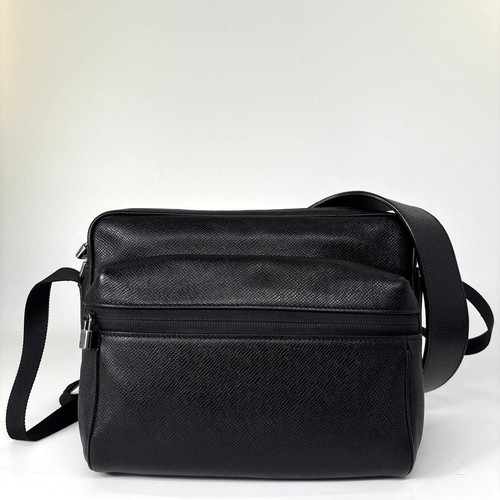 Louis vuitton taiga messenger - vuitton,