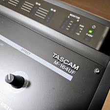 Tascam M-164UF Mixer analogico
