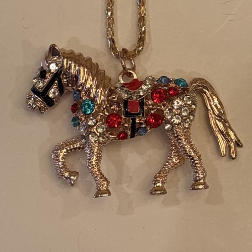 Collana con ciondolo cavallo