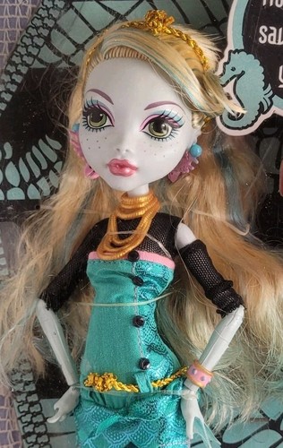 Monster high schools - monster, out