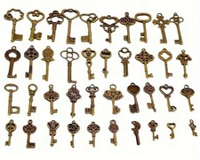 LOTTO DI 40 CHIAVI ANTICHE PICCOLE VINTAGE DA COLLEZIONE