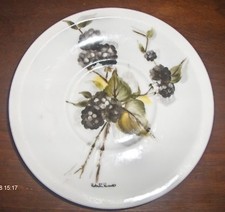 PIATTINO decorato a mano e firmato IN PORCELLANA BAVARESE diametro16 - h.2,5 cm.