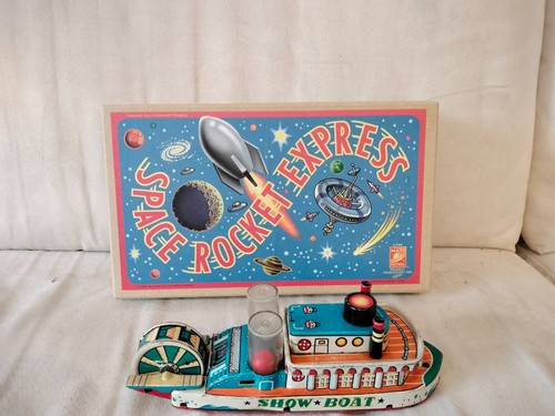 Tin toy show - show, boat