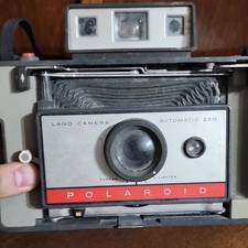 Polaroid Automatic 220 Land