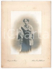 1910 ca MILANO Donna con stola