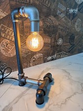 Lampada da tavolo industrial