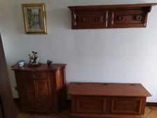 Cassapanca, appendiabiti e mobile in legno