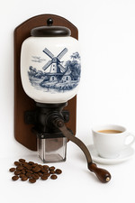 Antica Macina da Muro in Ceramica con Decorazione Mulino del XIX Secolo