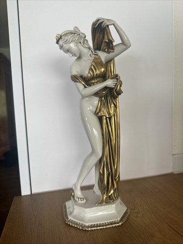 Grande statua antica