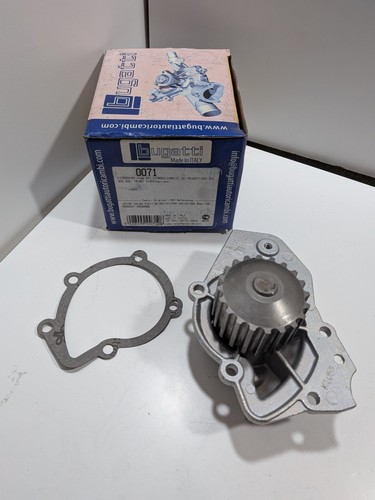Pompe eau peugeot 205 - à,