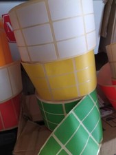 15000 ETICHETTE ADESIVE 2,5 x 5 cm 3 ROTOLI DI ORIGINARI 100MT COMPLETI 95%