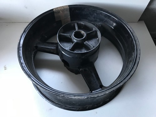 Une jante roue - jante, rear