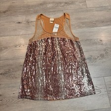 Canotta nuova con etichette