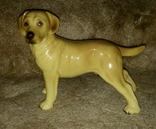 Labrador dorato in ceramica