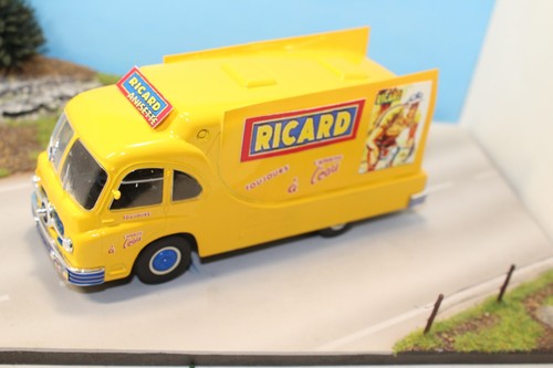 Ford cargo publicitaire ricard - publicitaire,
