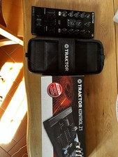 Traktor Z1 MK2 | Compact DJ mixer controller