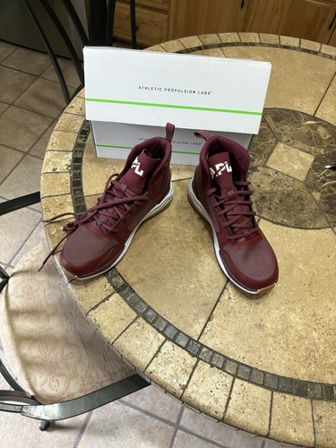 Nuovo con scatola bordeaux