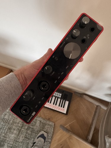 Focusrite scarlett 8i6 - scarlett,