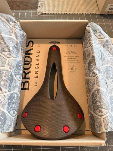 Brooks c17 marrone intagliato - marrone,