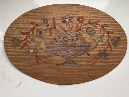 Pannello intarsiato antico