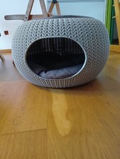 Cuccia in plastica dura per gatti/cani piccoli 